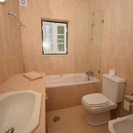 Luxurious In Caldas Da Rainha With Pool, Cleaning Included
